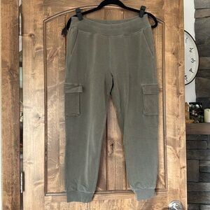 Alo cargo jogger. Army sage green, soft and comfy